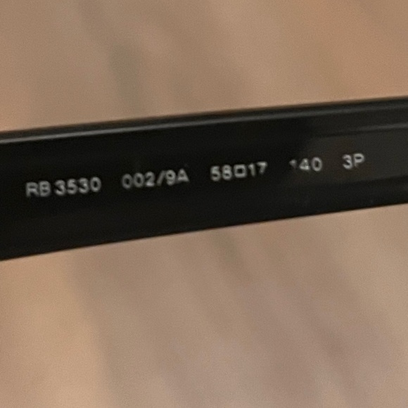 Ray-Ban RB3530 polarized sunglasses w/case - Picture 5 of 10